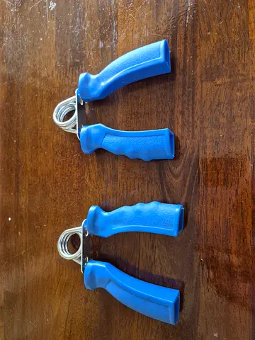 Pair of Hand Grip Strengtheners / Grip Exercisers (Blue) - Light Use
