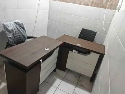 Modern Office Desk Available – Ready to Use