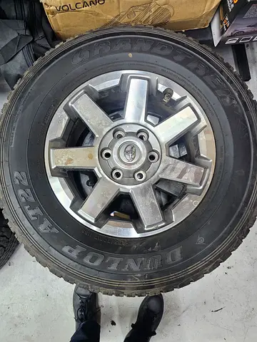 Toyota FJ Cruiser Stock Wheels and Tires