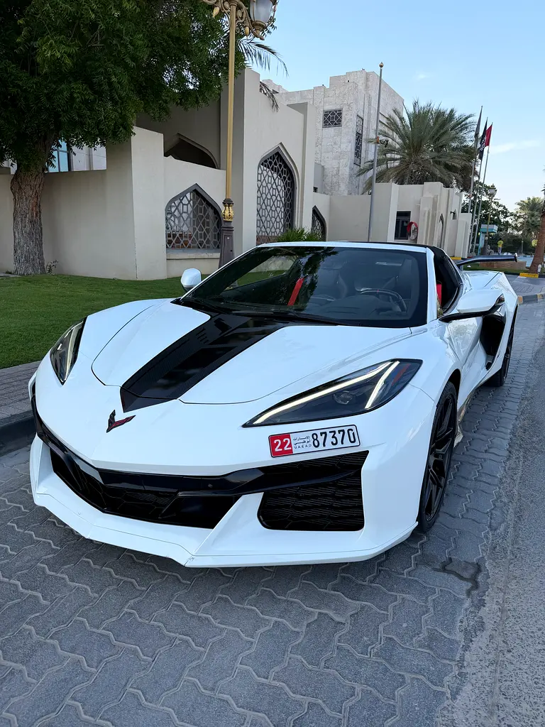 Chevrolet Corvette 2023 — photo 1 of 16