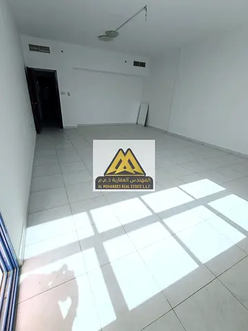 للإيجار – شقة 3 غرف وصالة في أبراج الفالكون، الراشيدية 2، عجمان