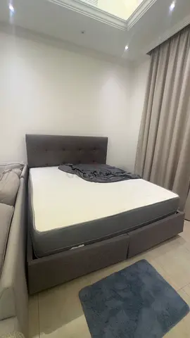 Grey Upholstered king Bed with Storage - Good Condition 180 x 200 cm