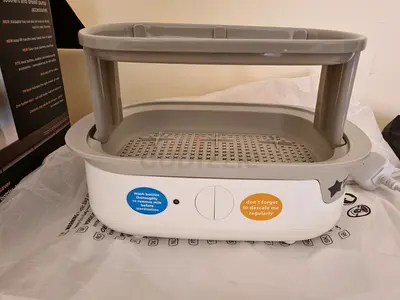 Baby bottle steriliser