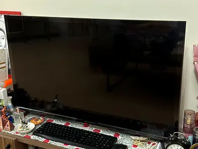 40-inch LED Smart TV JVC - Like New