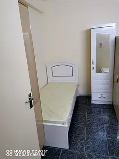 FULLY FURNISHED LADIES BEDSPACE AVAILABLE IN KARAMA FOR INDIAN LADIES ONLY