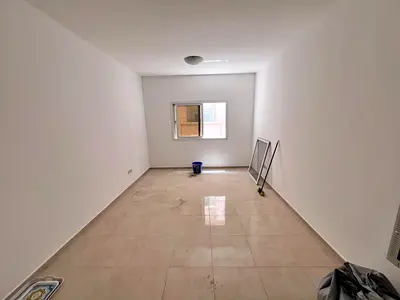 غرفه وصاله _الجرف 2 عجمان _تكييف مركزي_صيانه فري _سكن عائلات