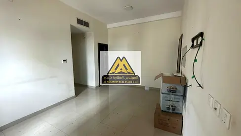 شقة النخيل 1 كورنيش عجمان اطلالة بحرية غرفة وصالة ماستر 2 حمام بلكونة تكييف مركزي باركن 30 الف سنوي 4 دفعات موقع مميز قريب الخدمات جدا