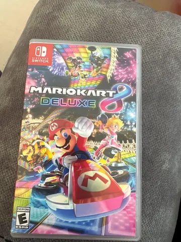 Mario Kart 8 Deluxe - Nintendo Switch (Complete Case)