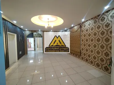 فرصة مميزة للإيجار فيلا سكنية في منطقة المويهات 3 – عجمان، تتميز بموقع هادئ وقريب من جميع الخدمات، وتصميم عملي مناسب للعائلات.صالة عائلية واسعة مجلس