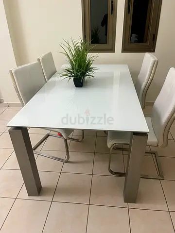 Dinning table with 5 chairs