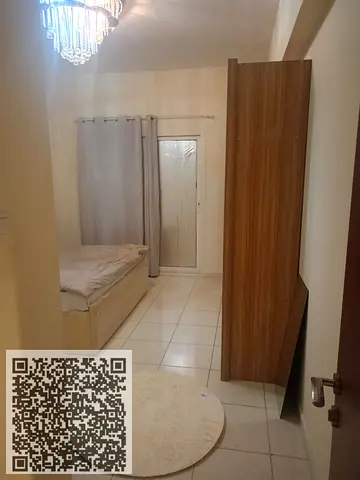 شقة غرفة و صالة مفروشه ابراج الاورينت إطلالة مفتوحة على الخور الايجار 4500 شهرى