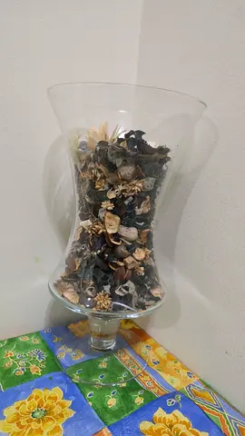 Glass Hurricane Vase with FREE Potpourri