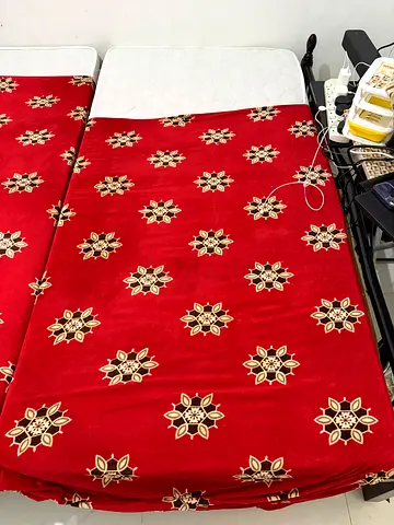 6*3 single mattress 2 quantity only 2 months used urgent sale (50 Aed for 1 mattress )