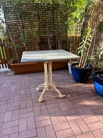 Outdoor table The One