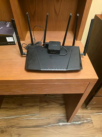 Dual-band Wireless Router with 4 External Antennas (Good Condition)