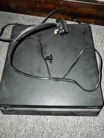 Playstation 4, with 2 controllers.Both fully functional👌