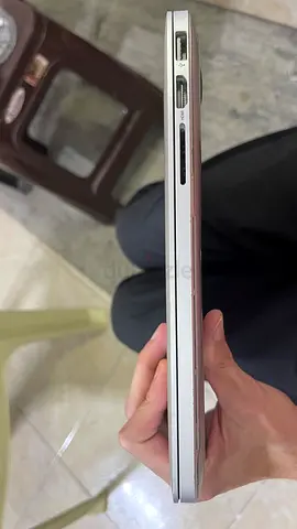 MacBook Pro i5 - 2015 - light use, good condition - 8GB RAM - 256 HRD. 13ins screen