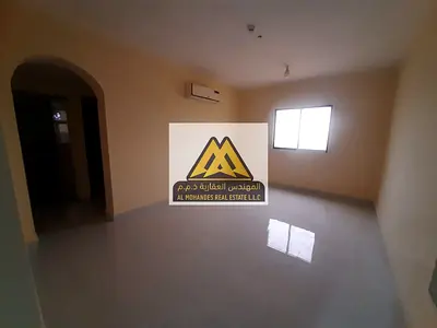 شقة غرفة وصالة بمساحة كبيرة وبلكونة – مناسبة للموظفين أو العائلات بسعر 35,000 قريب من كل الخدمات