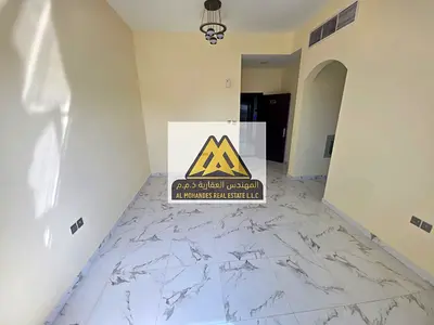 فرصة مميزة للسكن في منطقة الجرف 2، حيث تتميز الشقة بمواصفات جيدة ومساحة مريحة مع موقع حيوي قريب من جميع الخدمات