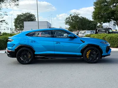 2025 Lamborghini URUS thumbnail 11