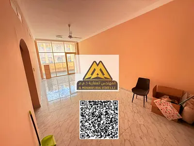 للإيجار السنوي شقة مميزة ثلاث غرف وصالة في الروضة 3 عجمان مناسبة للعائلات داخل بناية جديدة وتعتبر تاني ساكن بموقع حيوي قريب من شارع الشيخ عمار