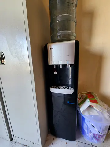 Gree brand water dispenser with fridge