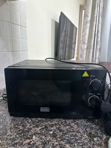 Black + Decker Compact Black Microwave Good Working Condition