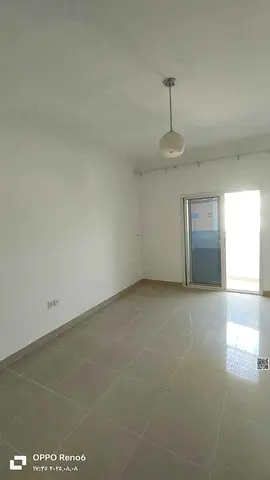 شقه غرفه وصاله للايجار السنوي شقه واسعه جدا ببنايه جديده ونضيفه