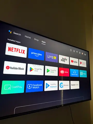 55 inches Skyworth Smart TV