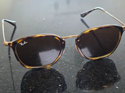 Ray-Ban Round/Tortoise Sunglasses — Pre-owned, Good Condition