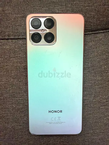 Honor smartphone - good condition, 4-camera back, gradient finish