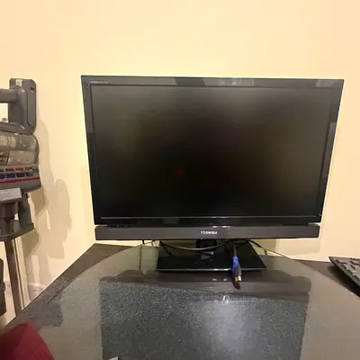 Toshiba 27 inch LED TV/Monitor - Good working condition