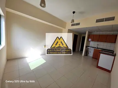 بسعر ممتاز جدا و مناسب للجميع مع صيانه فري ع المالك مساحه ممتازه جدا بنايه عائلات