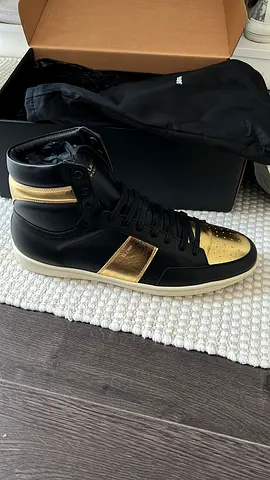 YSL saint lauren size 45.. 100% authentic