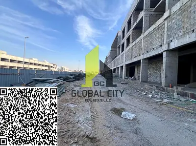 محل تجاري جديد تمامًا مع طابق ميزانين! مساحة 1301 قدم مربع! للبيع! ​​دفعة أولى 640,092 ! أزها العامرة، عجمان.
