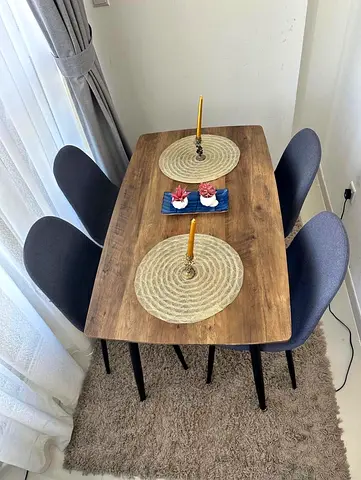 Dinning table with 4 chairs