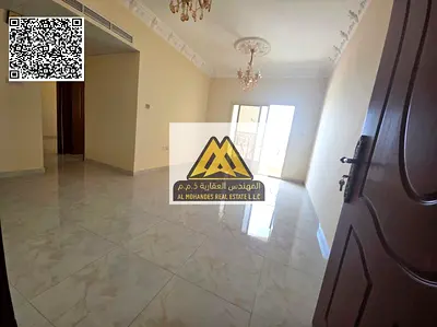 تتميز بتشطيب سوبر لوكس وتصميم عصري يوفر الراحة والخصوصية، مع بلكونة بإطلالة مفتوحة وباركن مجاني، بالإضافة إلى قربها من جميع الخدمات،