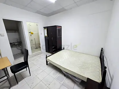 Family room for rent in Al Jafiliya