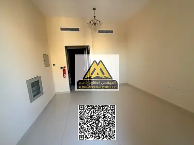 استوديو أول ساكن مع بلكونة للايجار السنوي في العالية – عجمان، بمكيف مركزي ومباشر على شارع محمد بن زايد