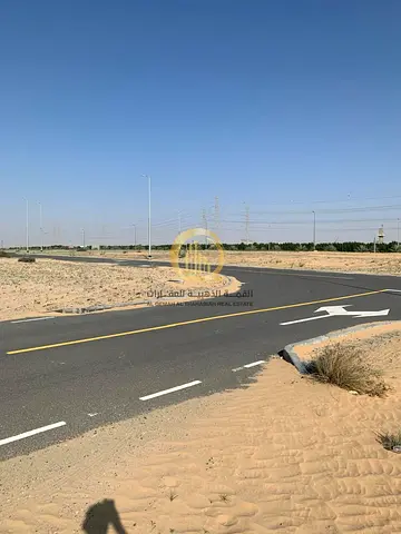 للبيع ارض شكنية في الشارقة منطقة مزيرعة A مساحة 2800 قدم موقع مميز قريب من المسجد والحديقة وجميع الخدمات. تملك حر لجميع الجنسيات العربية