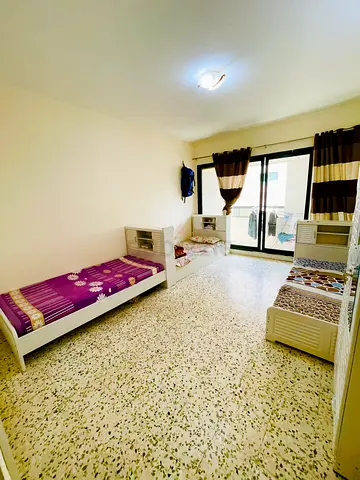 RoomForMenNearMetroBurjumanExit3BehindBurjumanMall for3 guys washroom sharedby3