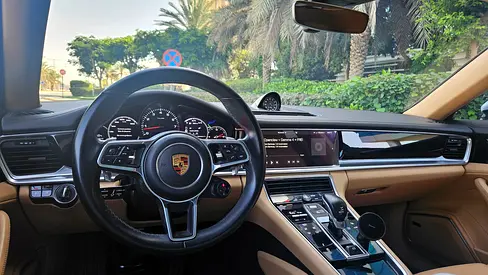 Porsche Panamera - 29000km - GCC speecs-fully loaded-No Accidents