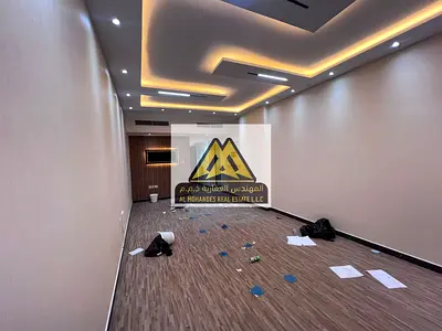 شقة غرفتين وصالة مميزة في عجمان المويهات 3 للإيجار السنوي – بلكونة بإطلالة جيدة _ مع 3 حمامات _ تكييف مركزي