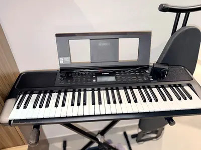 Yamaha PSR-E383 Portable Keyboard with Stand and Bench - brand new  Condition