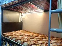 Bed space available (satwa)