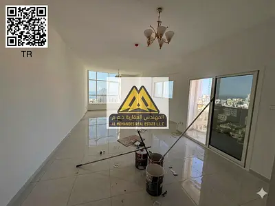 للإيجار السنوي شقة فاخرة أول ساكن في كورنيش عجمان، تتميز بمساحات كبيرة جدًا وإطلالة بحرية كاملة، وتقع في موقع حيوي قريب من جميع الخدمات مع سهولة الوصو