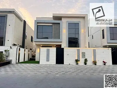 Prime location, two-story building with a roof terrace, 5 rooms, on a main street, directly from the owner at an attractive price including registrati