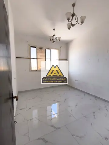 غرفة وصالة  العالية موقع مميز جدا  بسعر مناسب وبمساحة كبيرة وبلكونة بإطلالة مفتوحة على شارع رئيسي وقريب من الخدمات