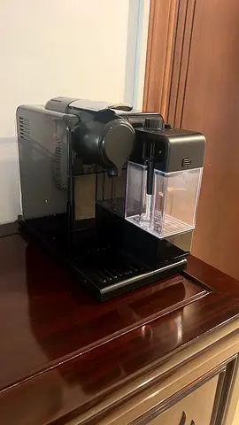 Used  Coffee Machine in Good Condition.