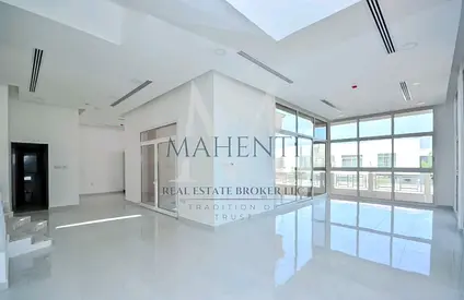 Luxury 5BR Villa | Private Pool | Maid & Driver | Almost New